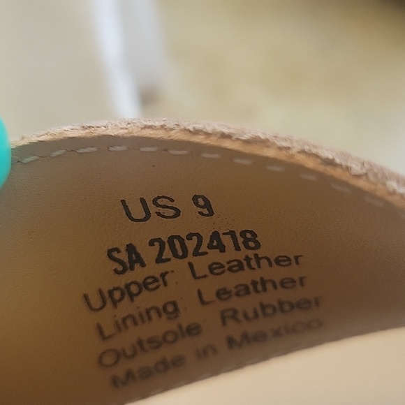 New in box Nisolo go-to platform sandal Almond size 9 - Picture 3 of 3